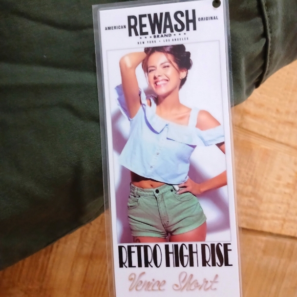 Retro High Rise Shorts - Picture 6 of 7